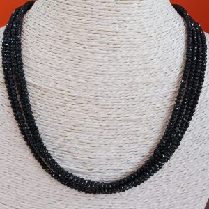 Collier-pierres spinelle noir